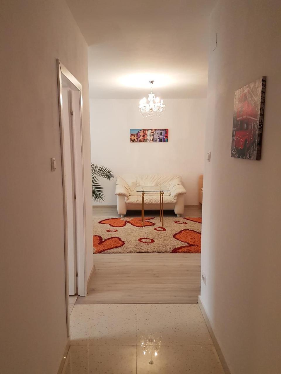 Rent Holding Apartments Iasi Eksteriør billede