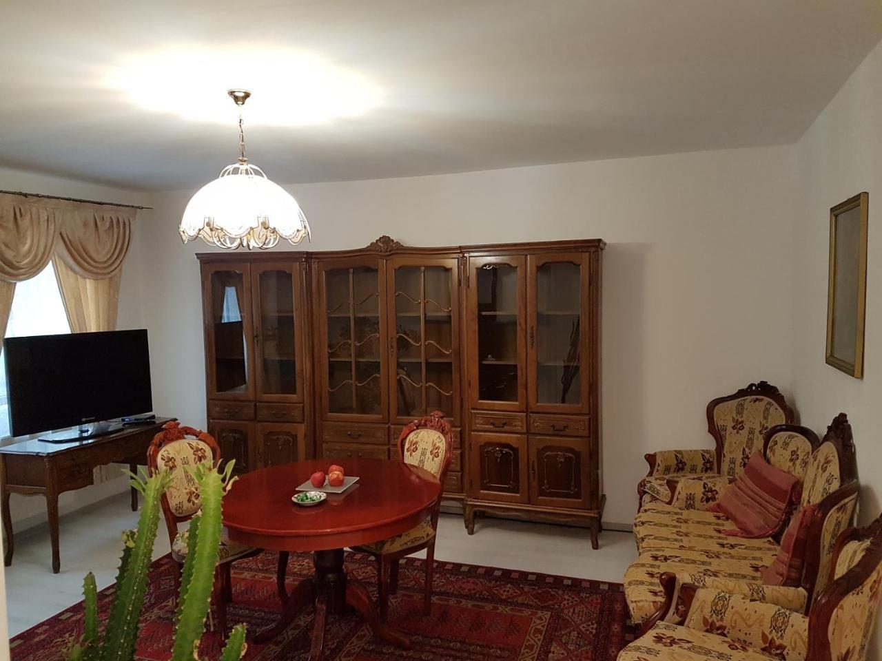 Rent Holding Apartments Iasi Eksteriør billede