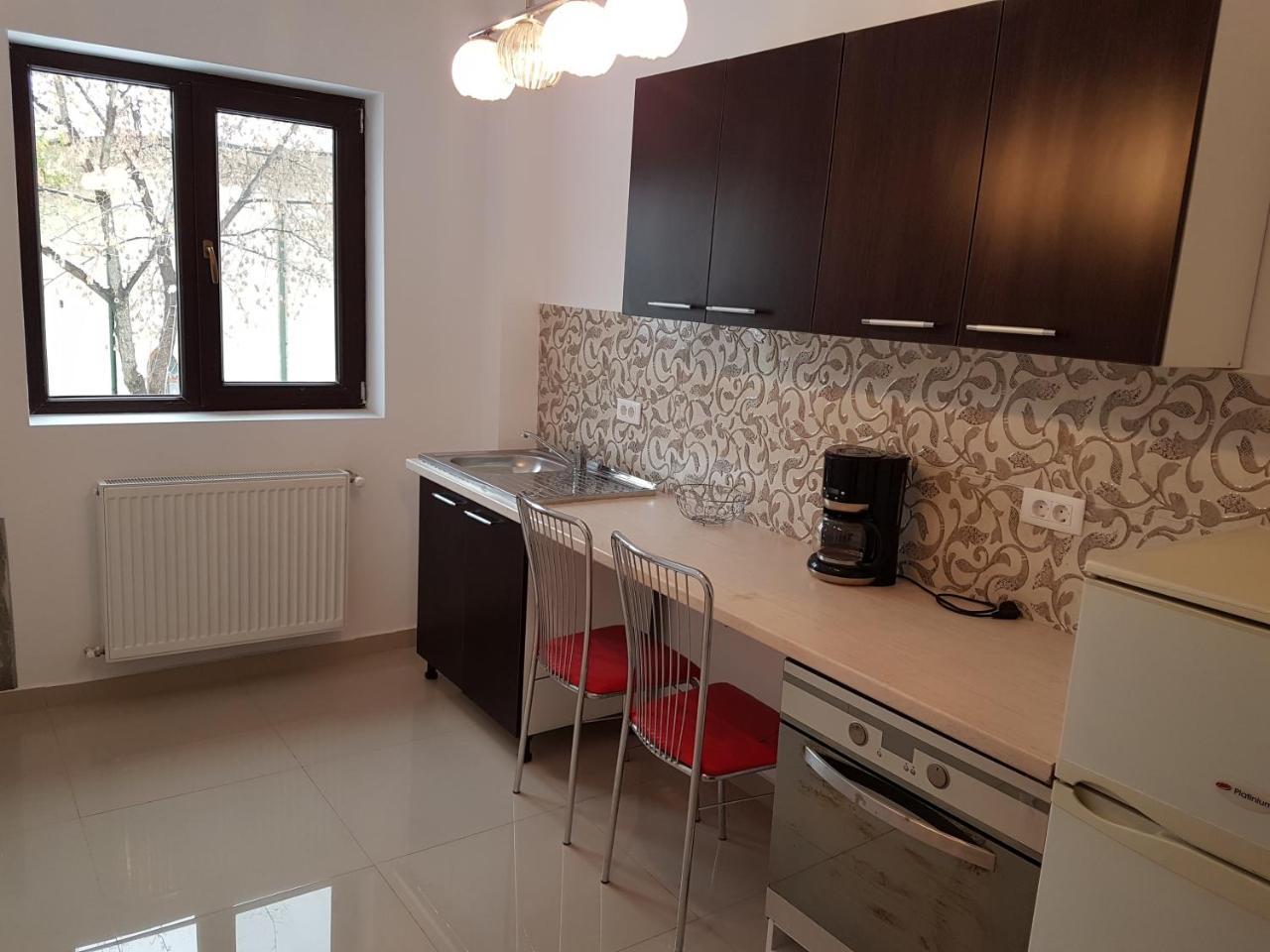Rent Holding Apartments Iasi Eksteriør billede