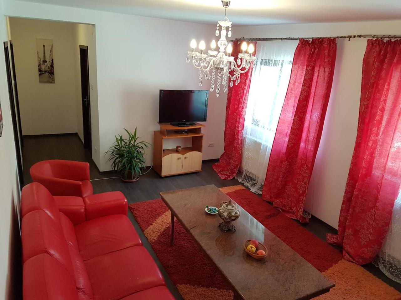Rent Holding Apartments Iasi Eksteriør billede