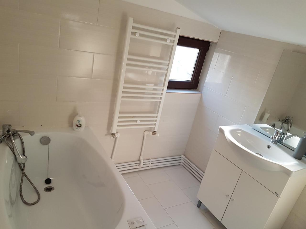 Rent Holding Apartments Iasi Eksteriør billede