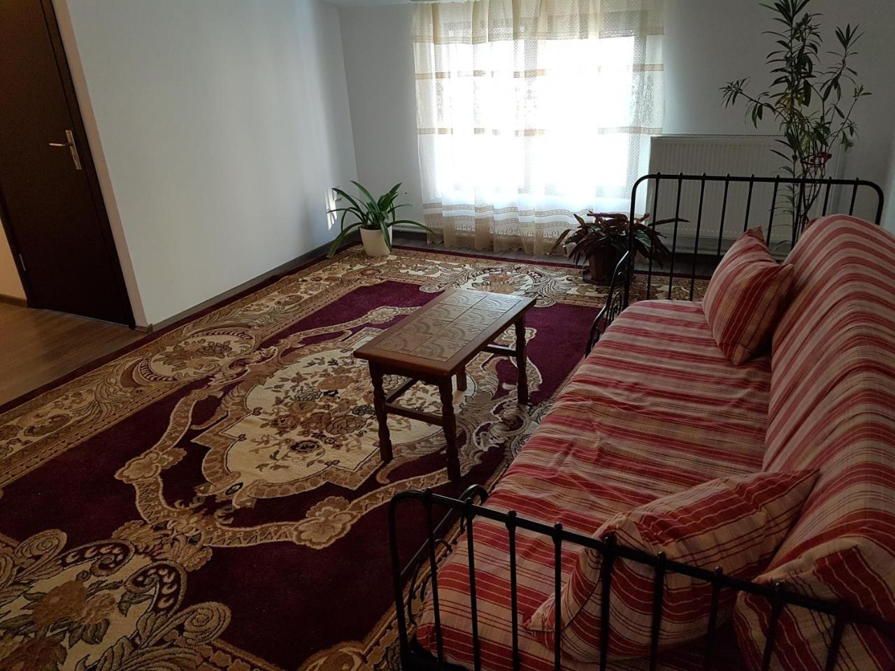 Rent Holding Apartments Iasi Eksteriør billede