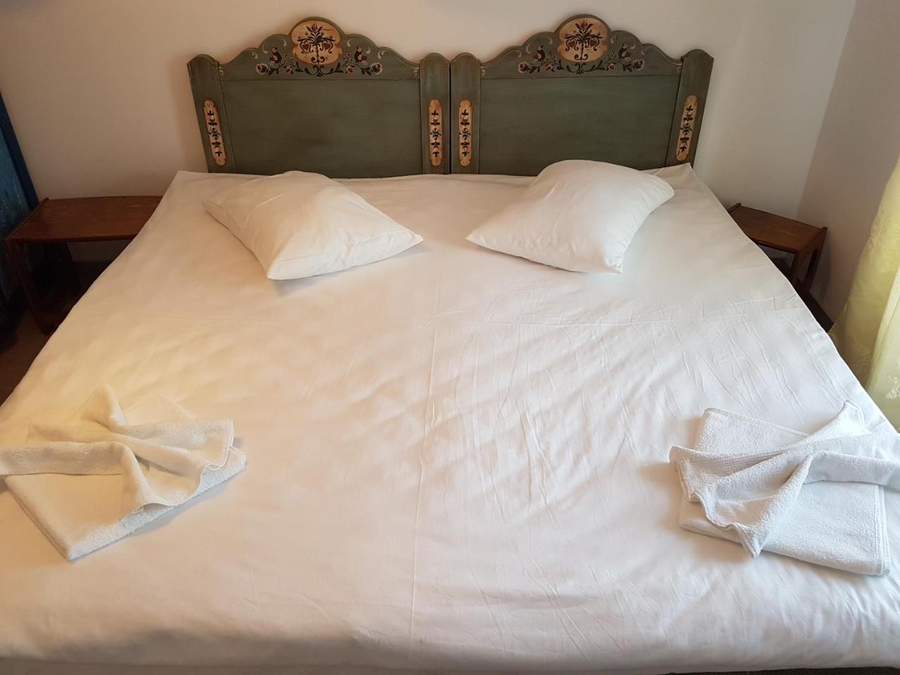 Rent Holding Apartments Iasi Eksteriør billede