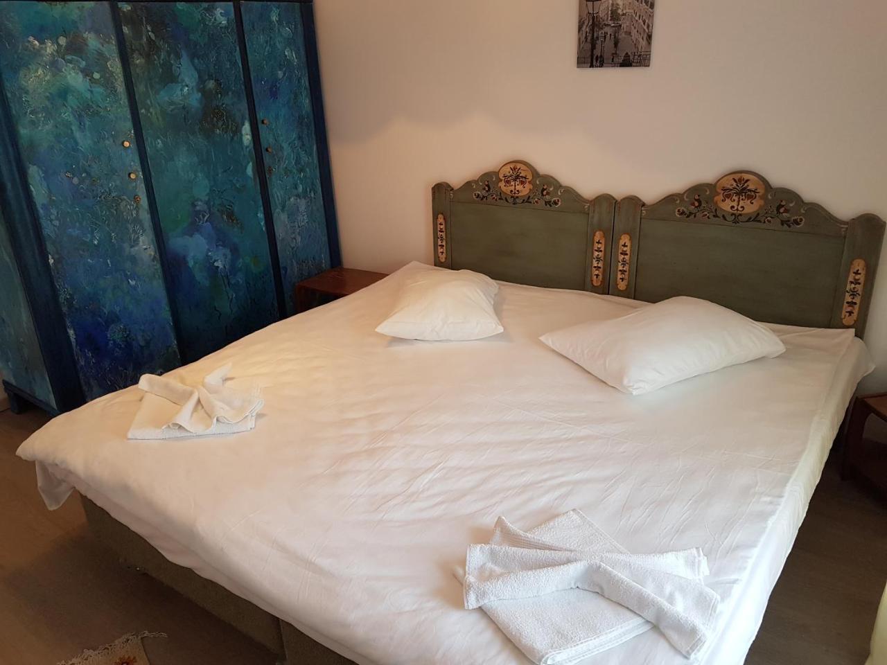 Rent Holding Apartments Iasi Eksteriør billede