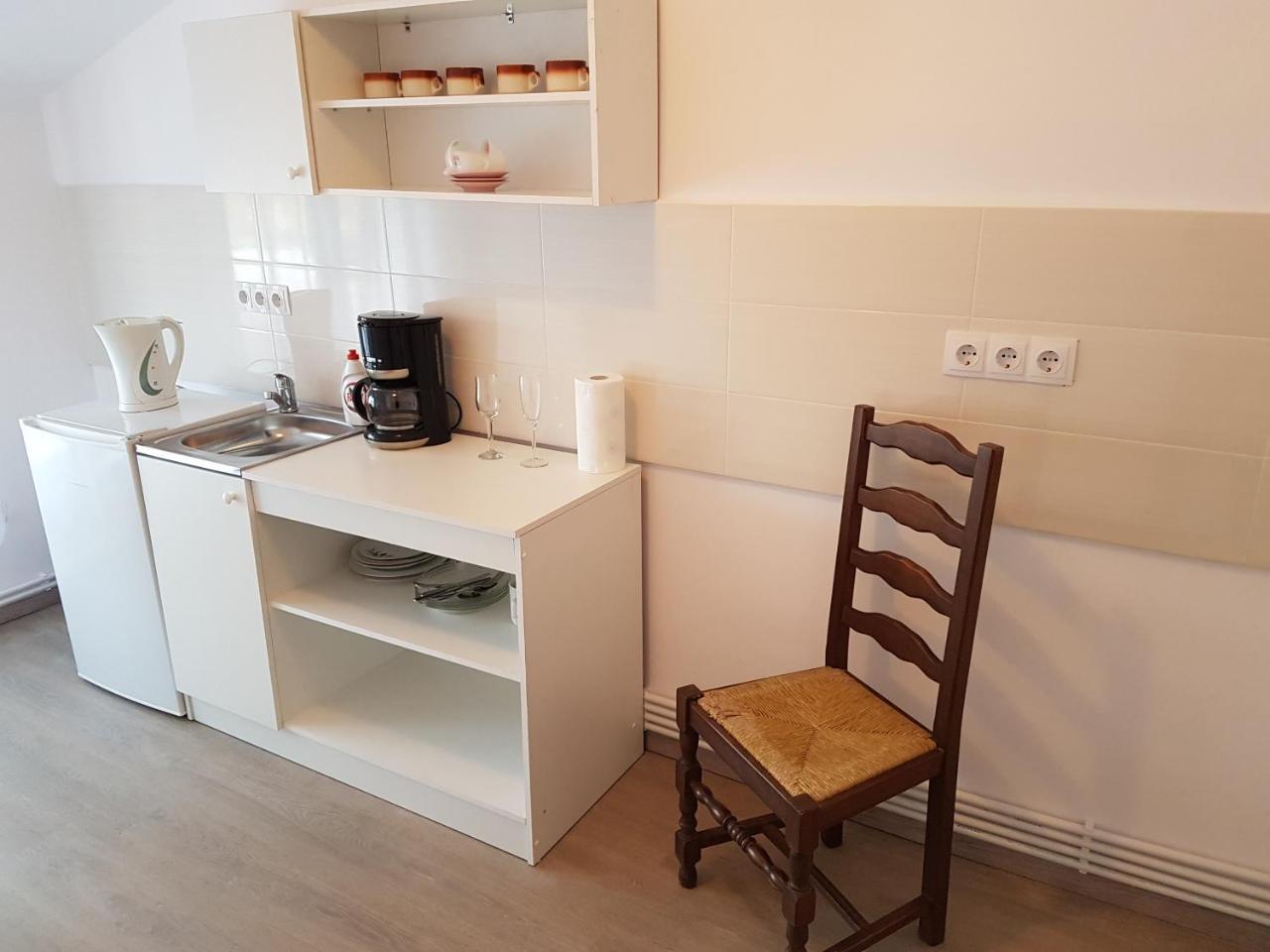 Rent Holding Apartments Iasi Eksteriør billede