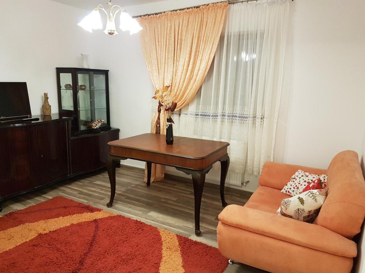 Rent Holding Apartments Iasi Eksteriør billede
